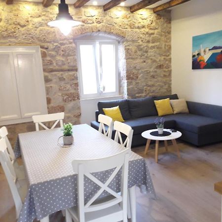 Apartments Bepi Комижа Екстер'єр фото