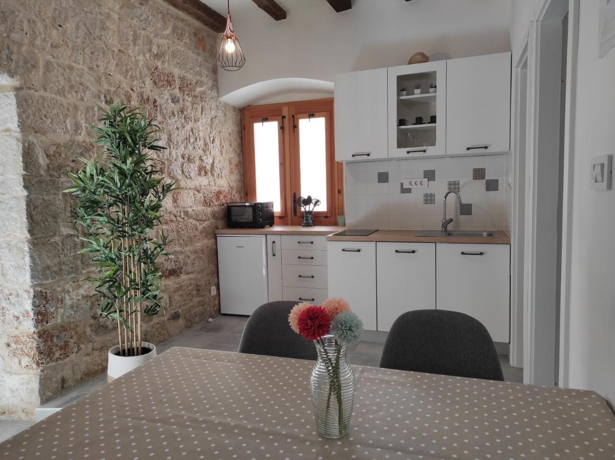 Apartments Bepi Комижа Екстер'єр фото
